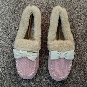 Ivy City Co pink slippers NWT